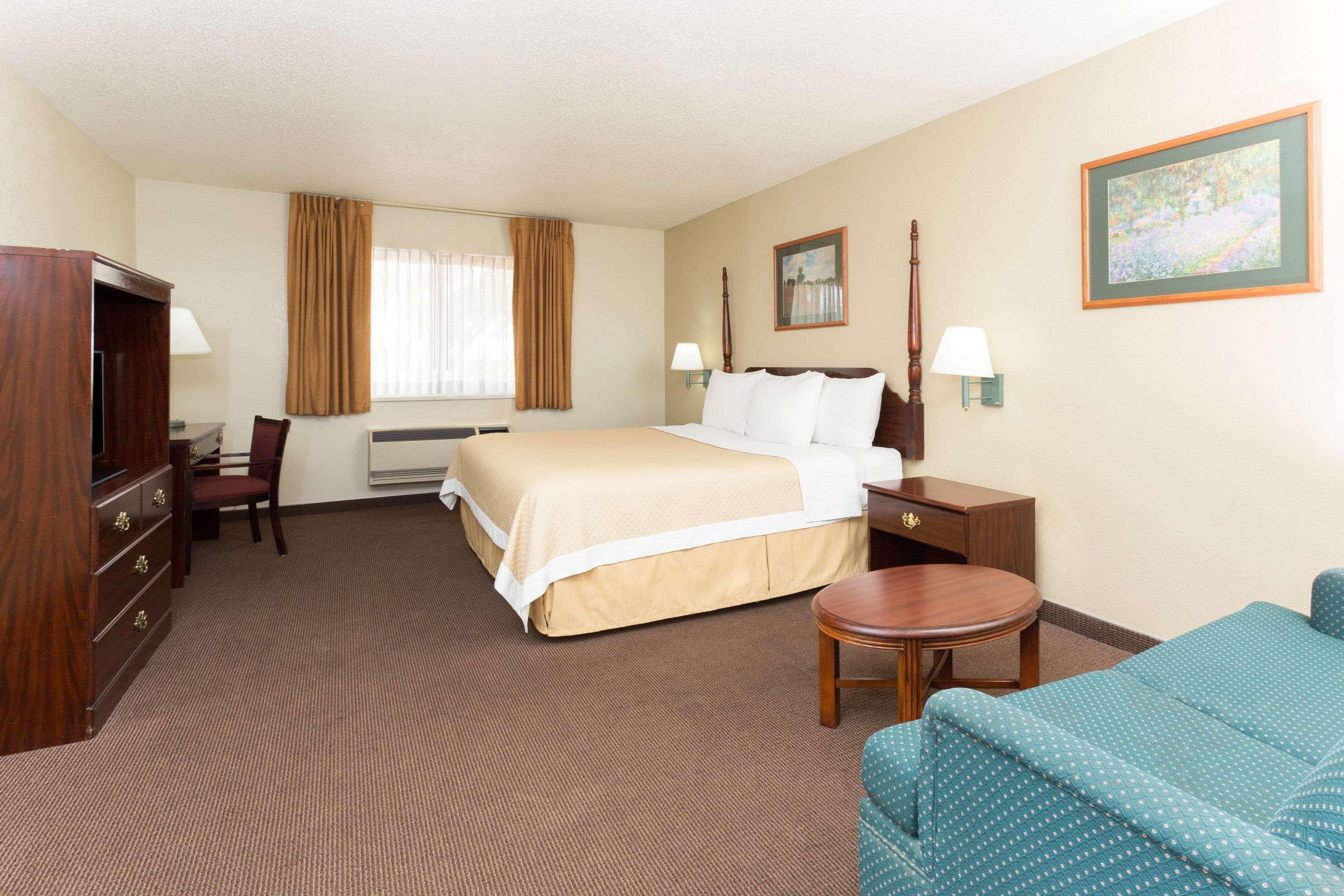 Days Inn By Wyndham Colorado Springs Airport Eksteriør billede